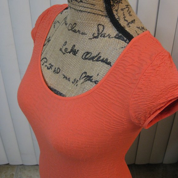 NWT Bebe coral pink cut out back top shirt petite small P / S - Picture 2 of 5